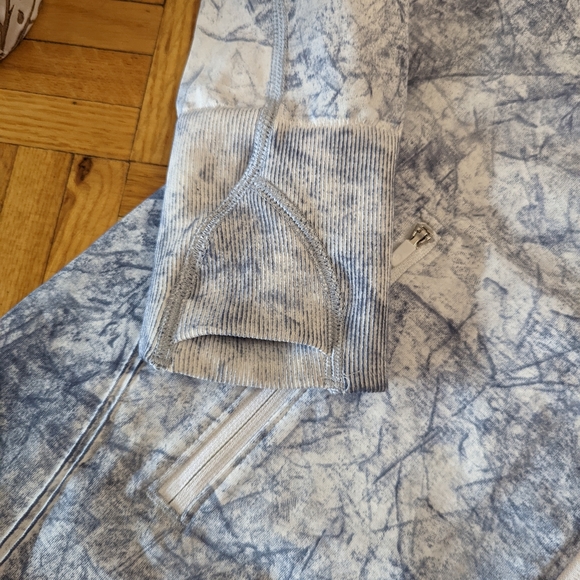 Lululemon Ebb to Train Jacket in wash White/Luna - Picture 10 of 10